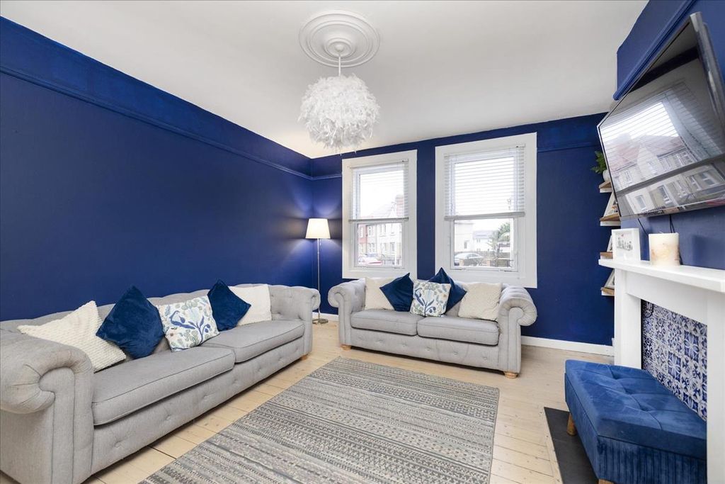 3 bed flat for sale15 Reed Drive, Newtongrange EH22