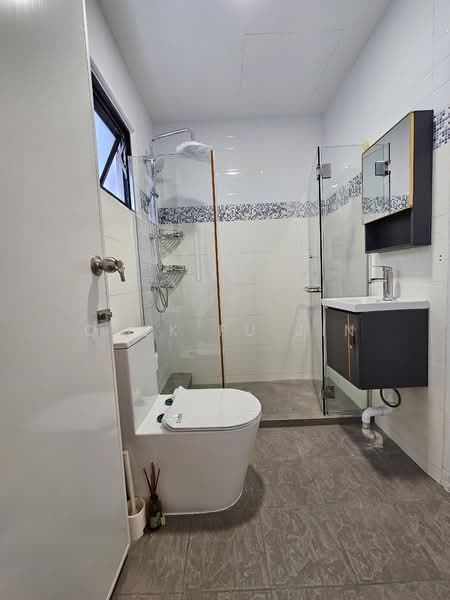 New Renovated Semi-D for rent at East Coast photo 3