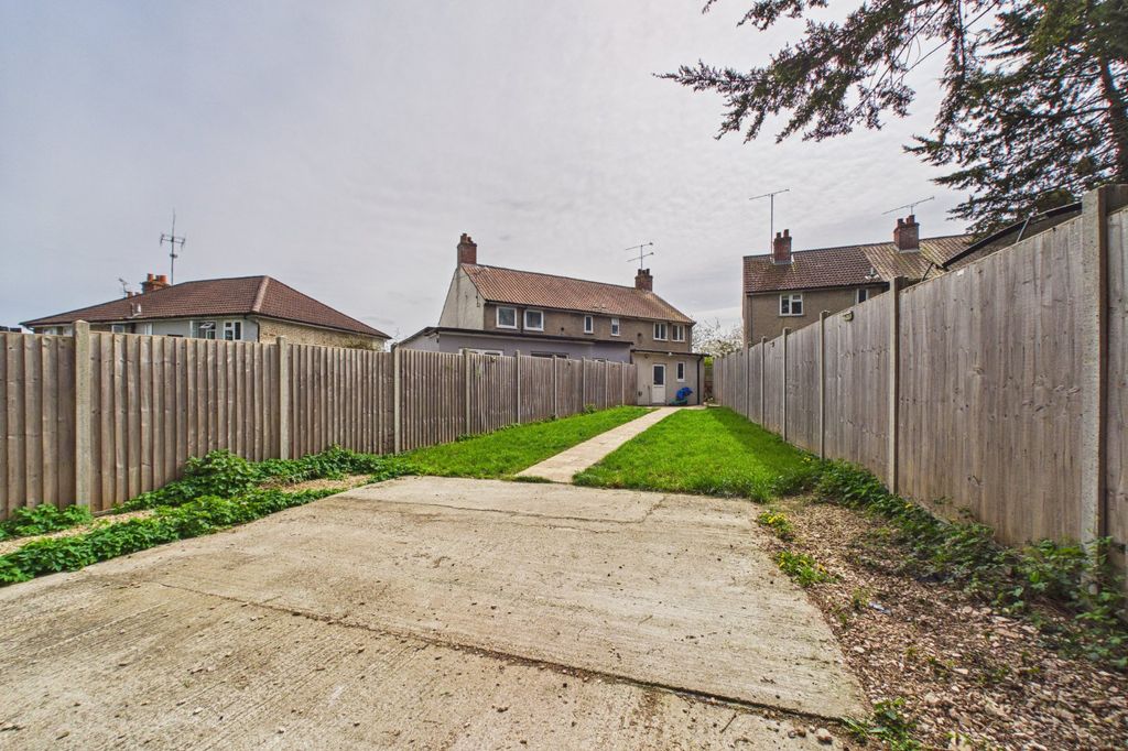 Additional image 7 of 3 bed semi-detached house for saleNorcot Road, Tilehurst, Reading, Berkshire RG30