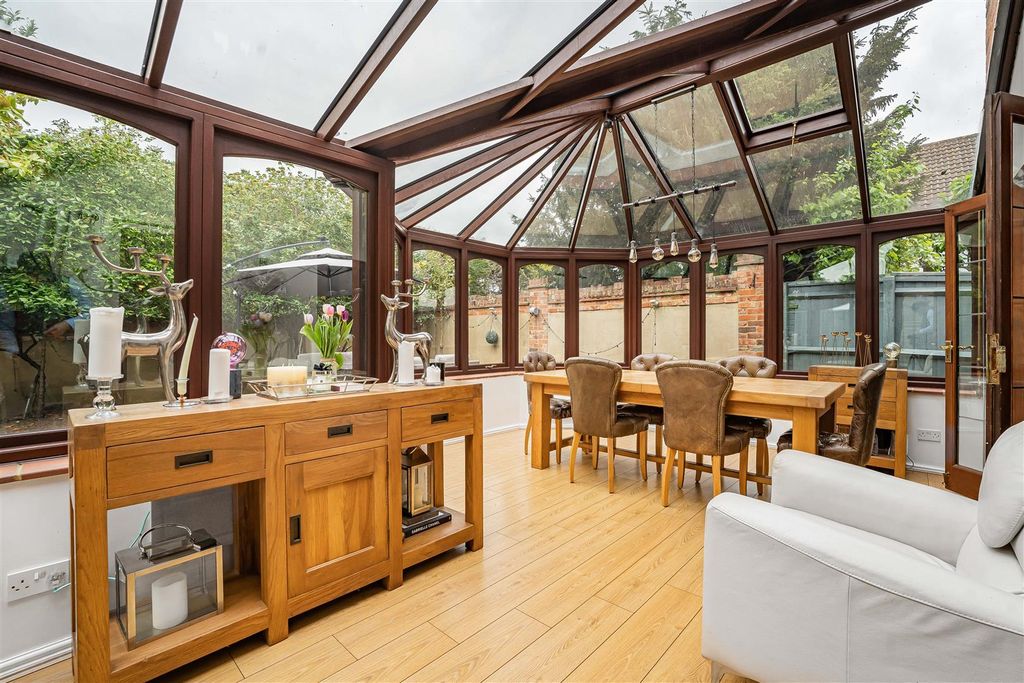 Additional image 4 of 4 bed detached house for saleRutland Gate, Maidenhead SL6