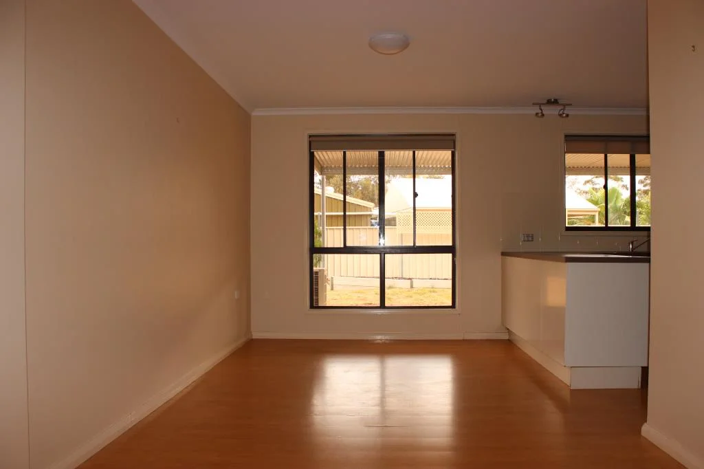 Additional image 3 of 9 Mulgaria crescent, Roxby Downs SA 5725
