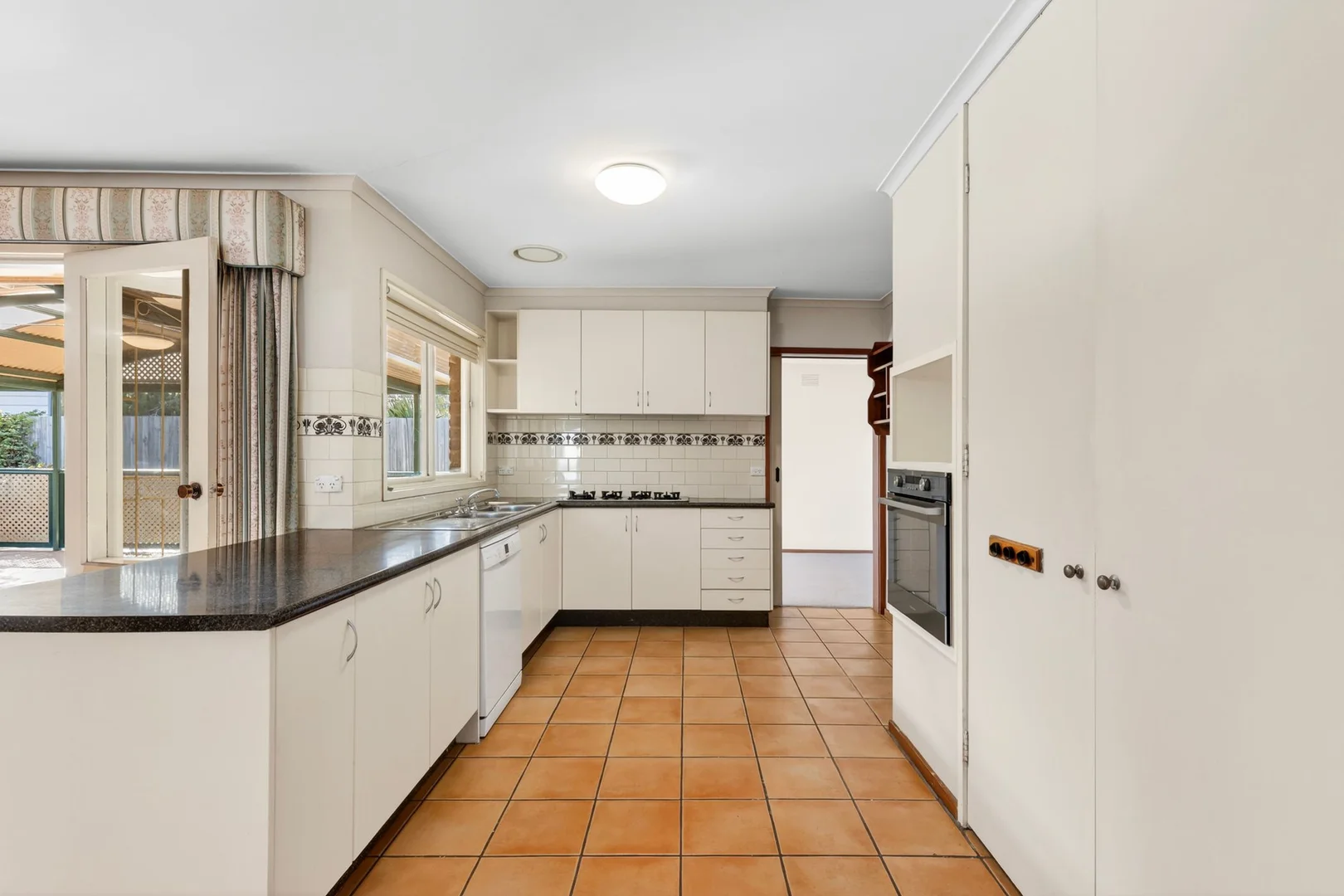 Additional image 4 of 48 Smeaton Close, Lara VIC 3212