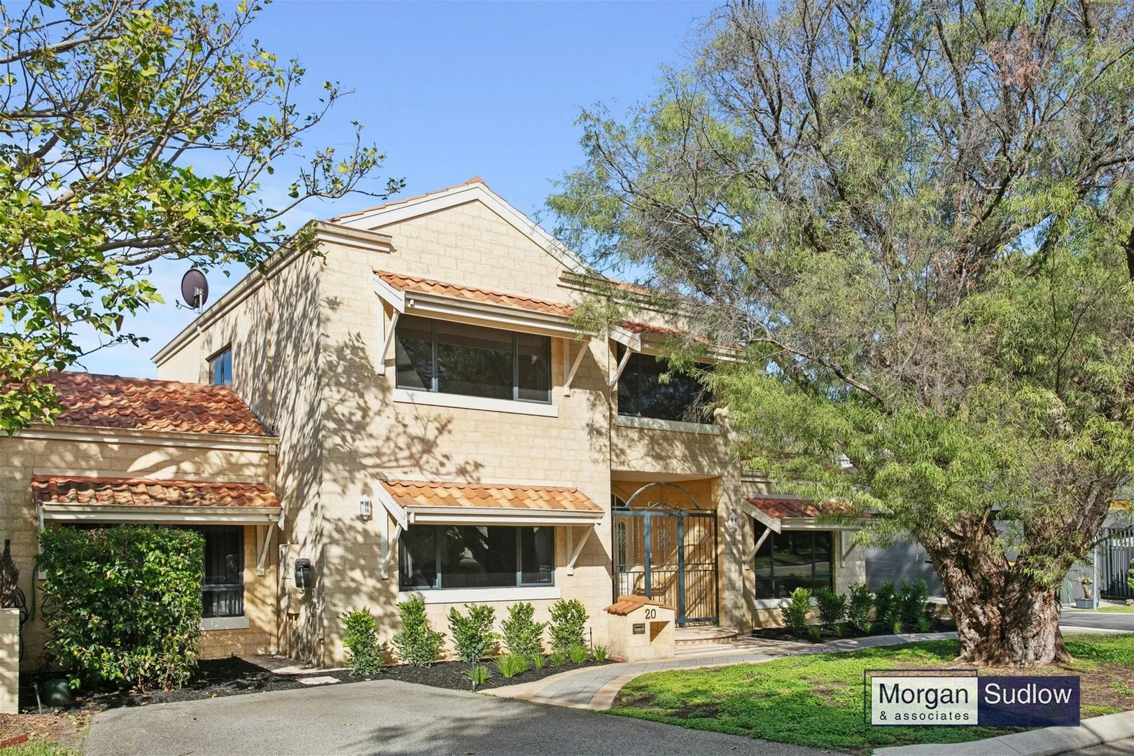 20 Sherwood Road, Dalkeith WA 6009