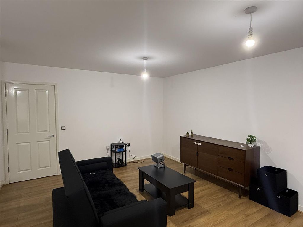 2 bed flat for saleLincoln Road, Peterborough PE1 photo 4