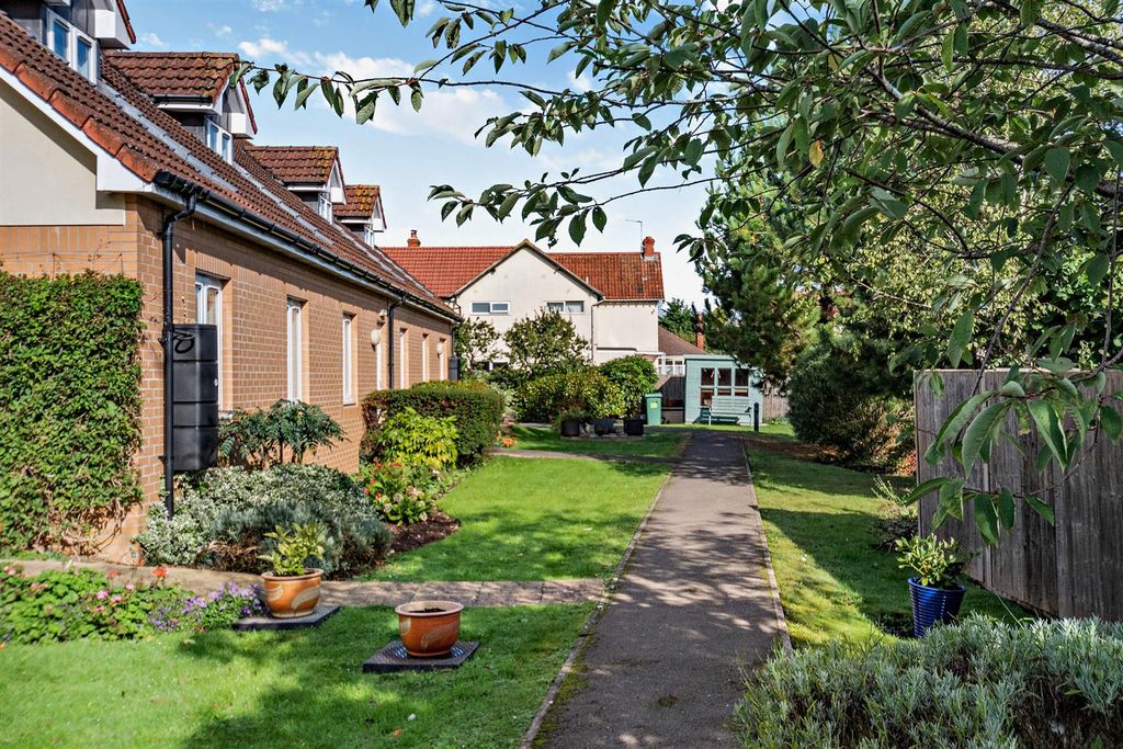 Additional image 18 of 2 bed flat for saleCabot Court, Bath Road, Longwell Green, Bristol BS30