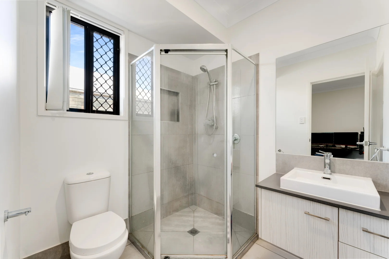 Additional image 12 of 6 Essington Mews, Leichhardt QLD 4305