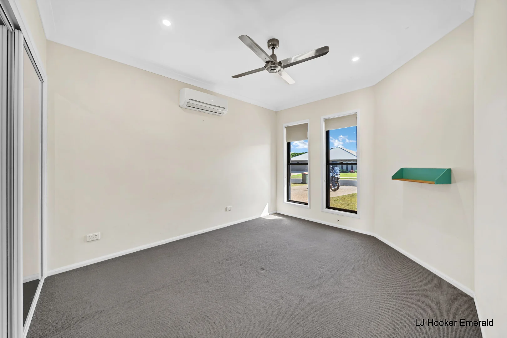 12 Coldstream Street, Emerald QLD 4720 photo 5