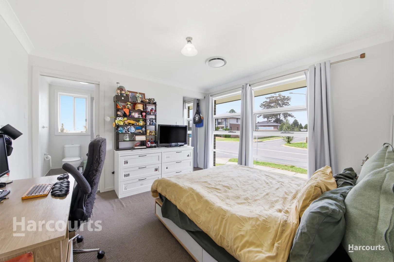 Additional image 4 of 148 Hampshire Boulevarde, Spring Farm NSW 2570