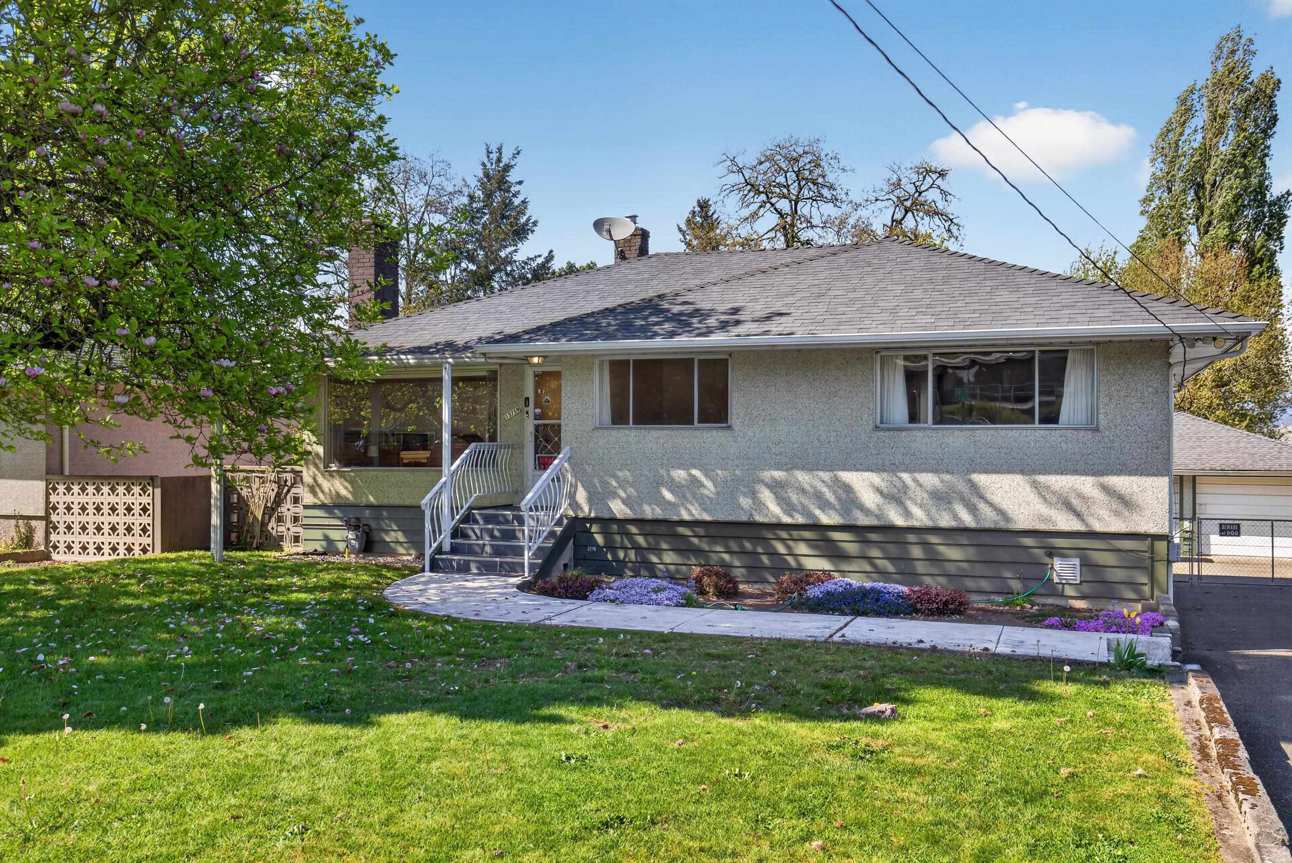 13759 111 Avenue, Surrey, BC, V3R 2C1