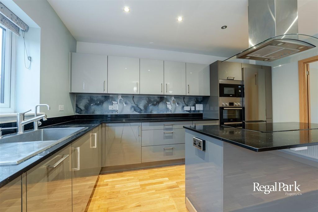 Additional image 2 of 5 bed detached house for saleMemorial Way, Peterborough PE3