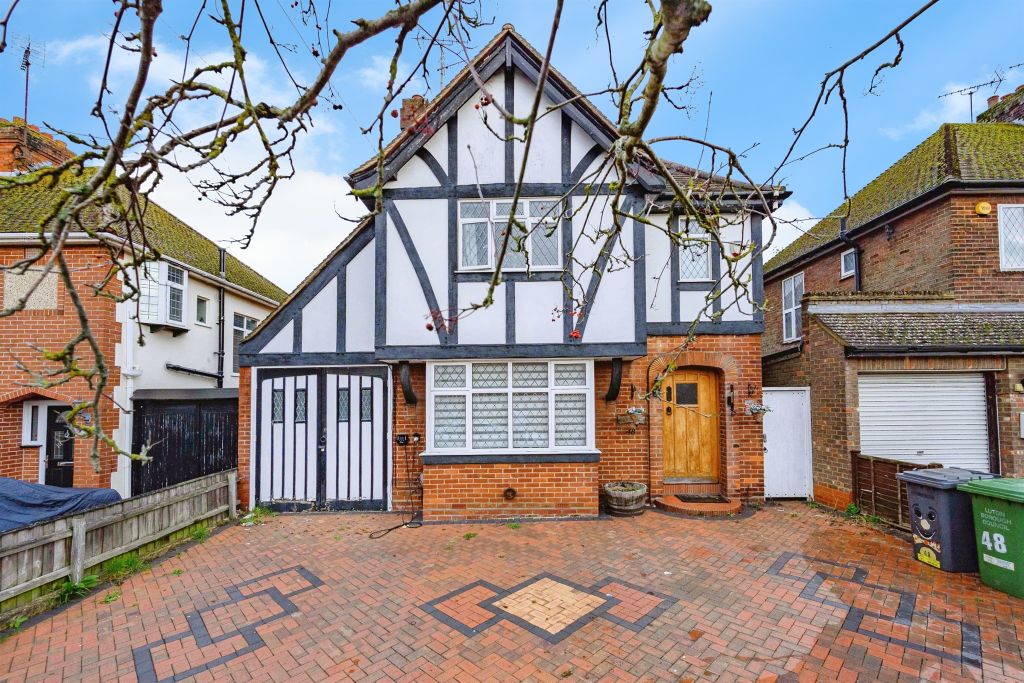 4 bed detached house for saleMarston Gardens, Luton LU2