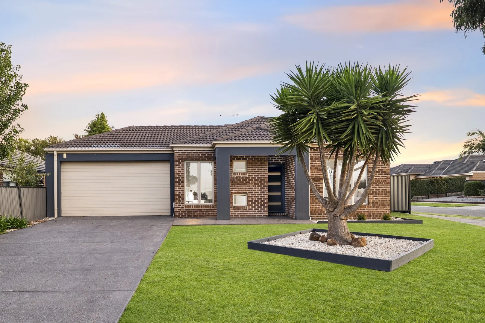 12 Viridian Drive, Hillside VIC 3037