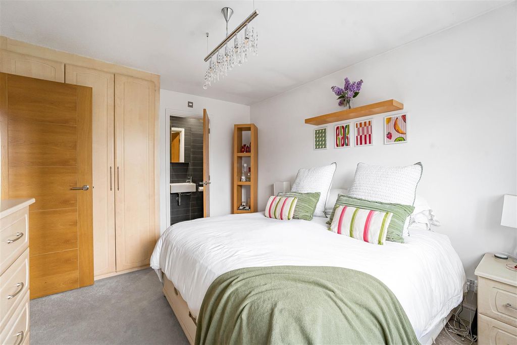 Additional image 11 of 4 bed detached house for saleRutland Gate, Maidenhead SL6