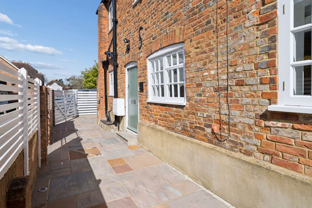 Additional image 15 of 2 bed end terrace house for saleWycombe End, Beaconsfield HP9