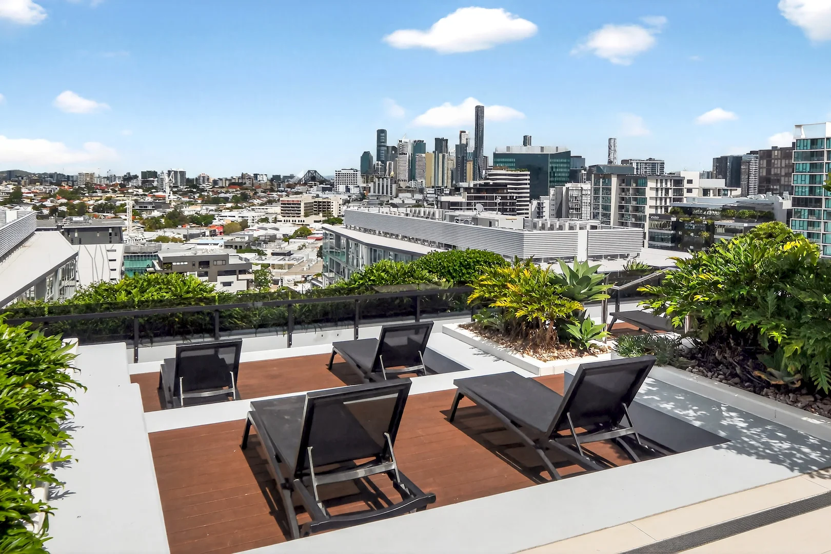 Additional image 11 of ID:21172959/70 Longland Street, Newstead QLD 4006