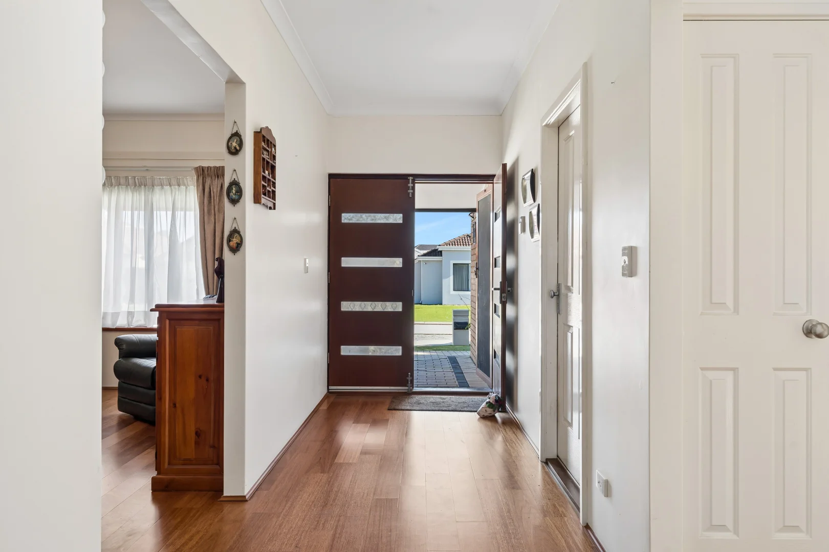 Additional image 2 of 30 Claridge Circle, Thornlie WA 6108