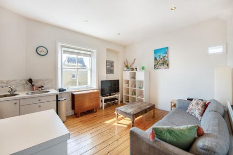 Clapham Common North Side SW4
