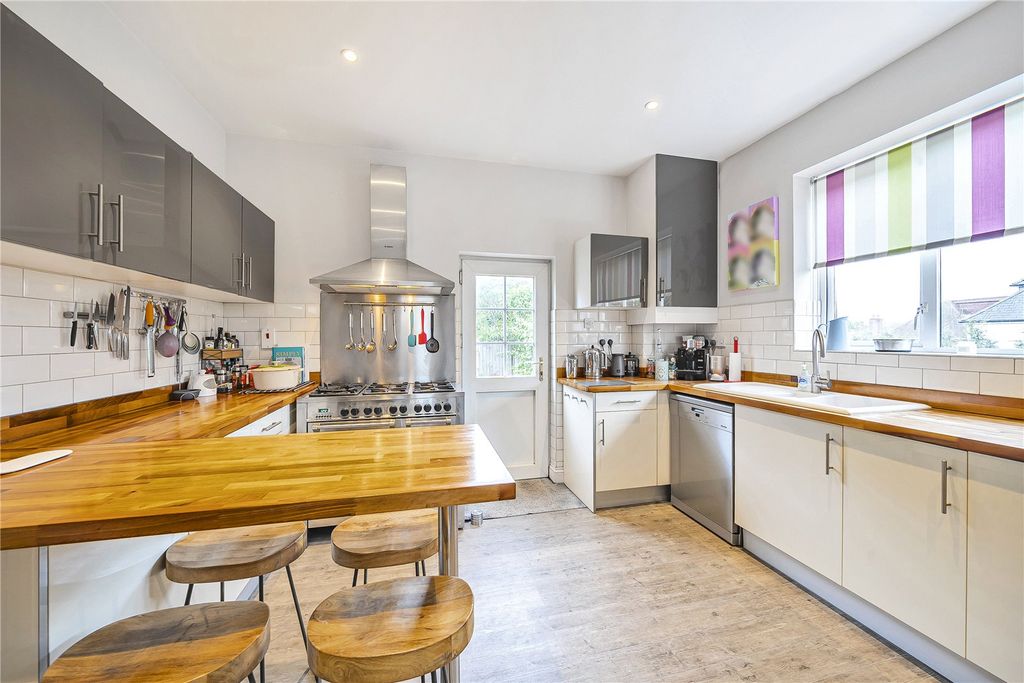 Additional image 5 of 6 bed detached house for saleThorold Road, Farnham, Surrey GU9