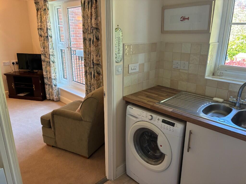 Additional image 11 of 9 Grange Court, 298 Warwick Road, Solihull, B92 7GL