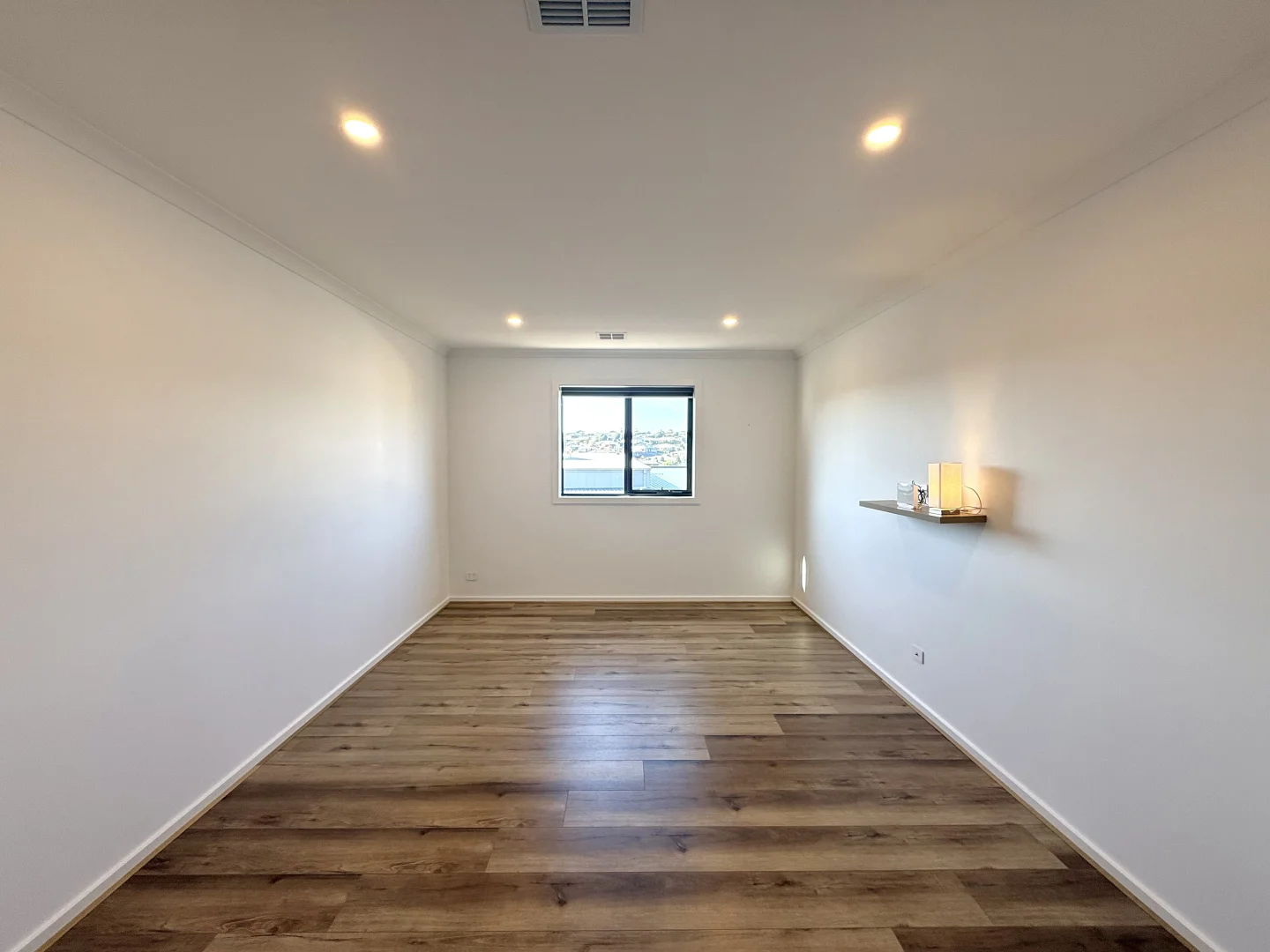 2 Harrods Close, Drouin VIC 3818 photo 5
