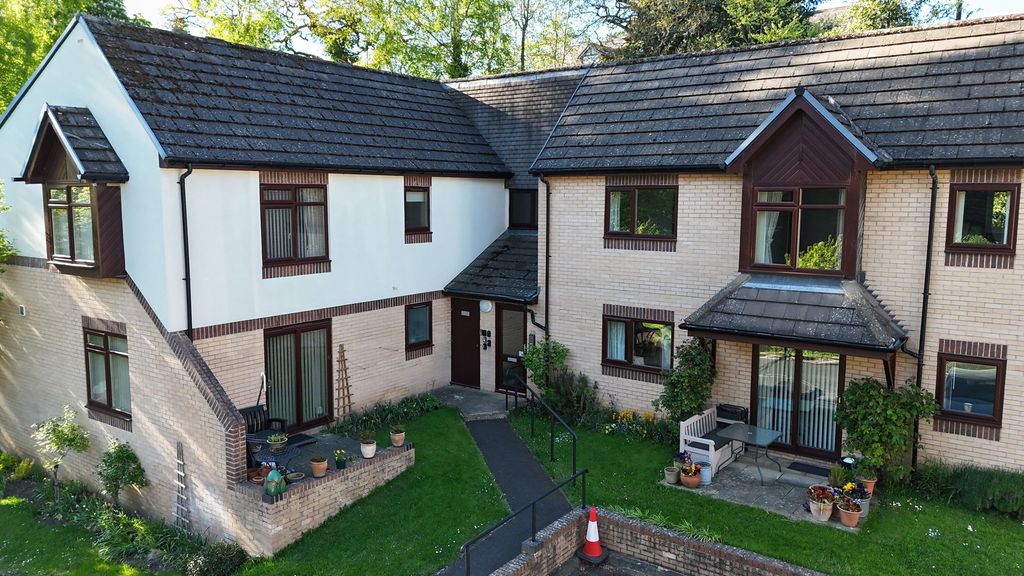 2 bed flat for saleMaidens Croft, Hexham, Northumberland NE46