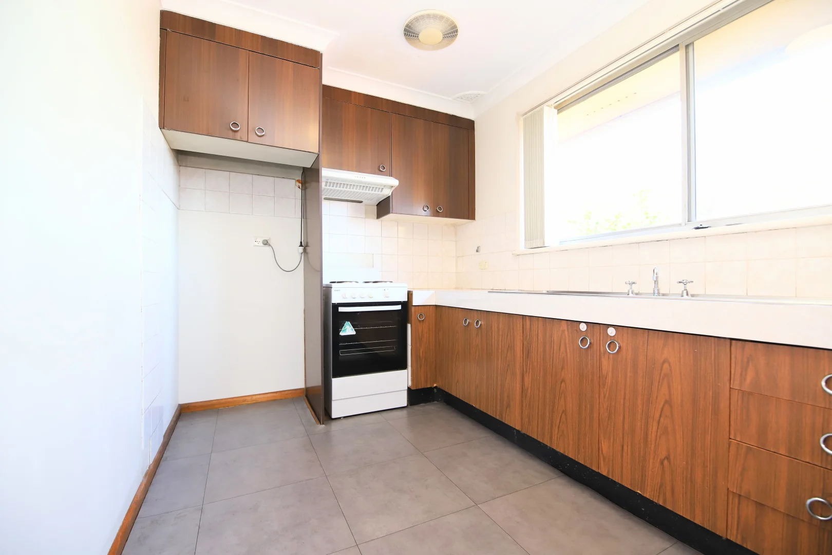 Additional image 3 of 39 Saric Avenue, Georges Hall NSW 2198