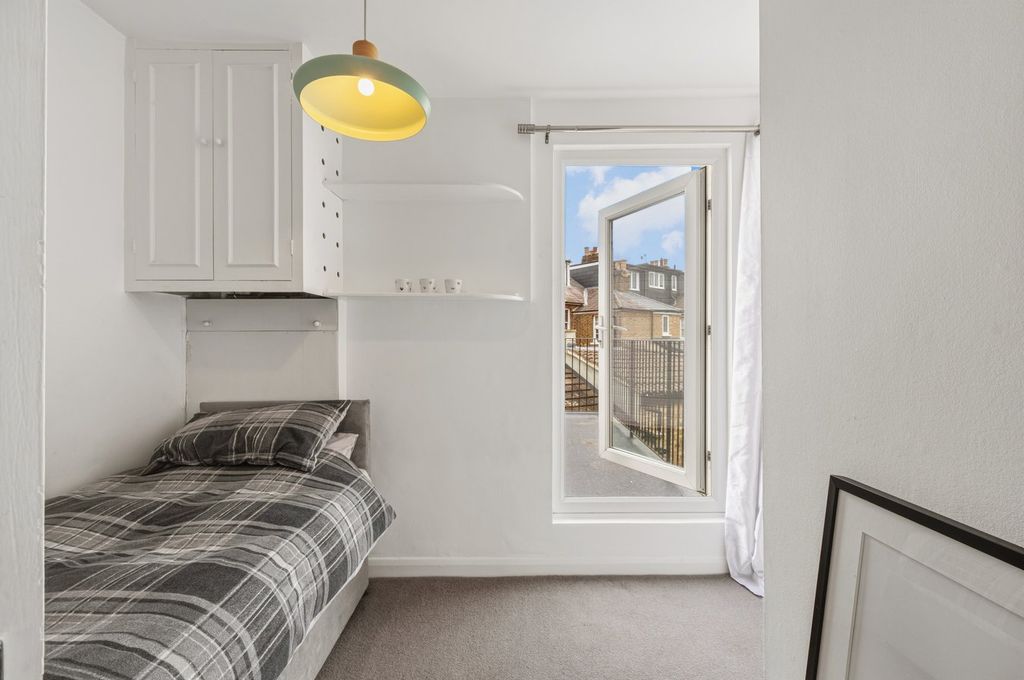 Additional image 11 of 2 bed terraced house for saleHeath Road, Weybridge KT13