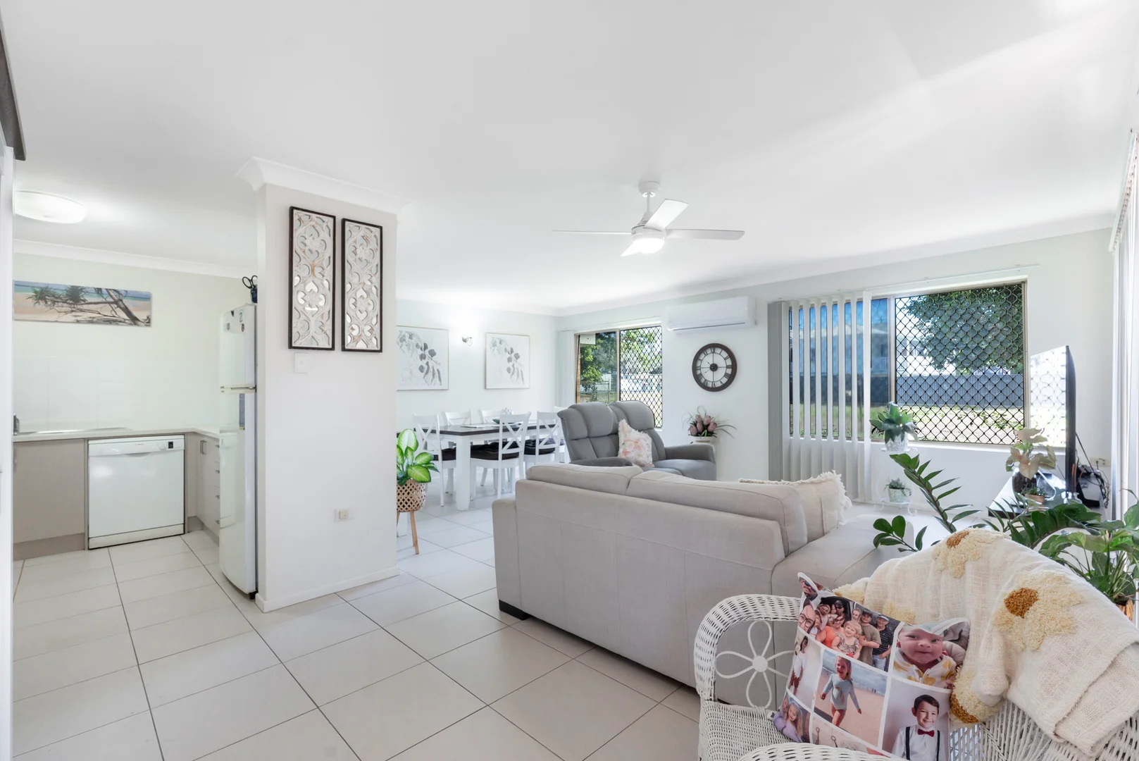 2/162 Prince Edward Parade, Scarborough QLD 4020 photo 5