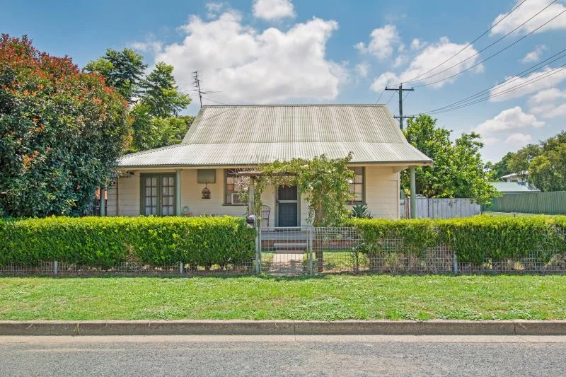 33 Bathurst Street, Singleton NSW 2330