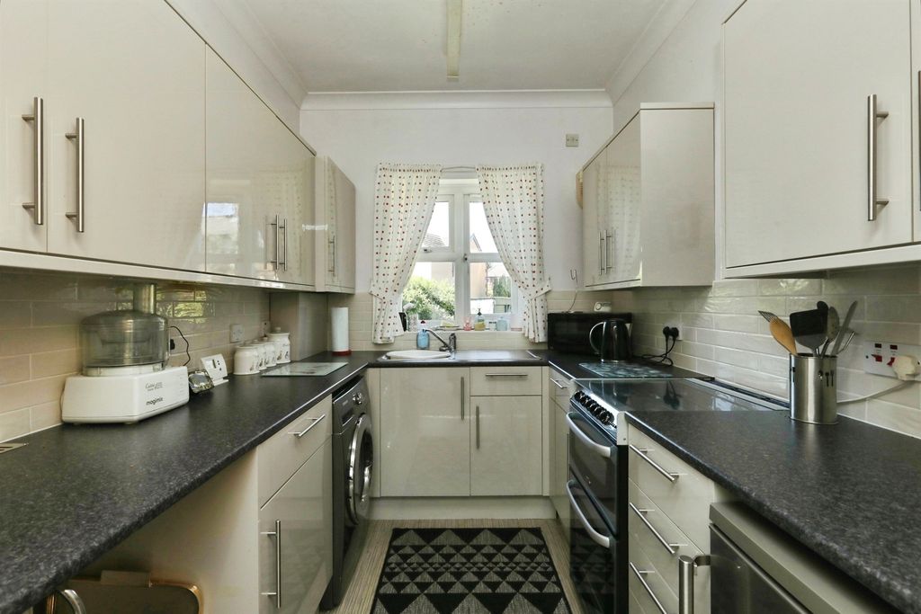 Additional image 3 of 2 bed flat for saleRichmond Road, Sheffield S13