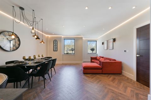 Stamford Brook, London W6, New home
