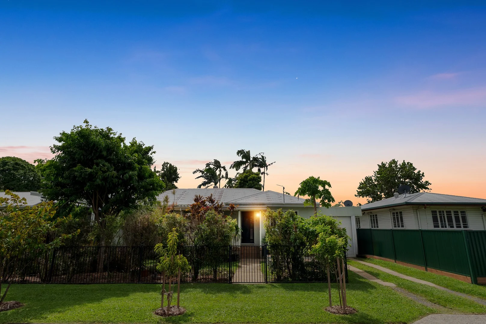 4 Barlow Street, Manunda QLD 4870