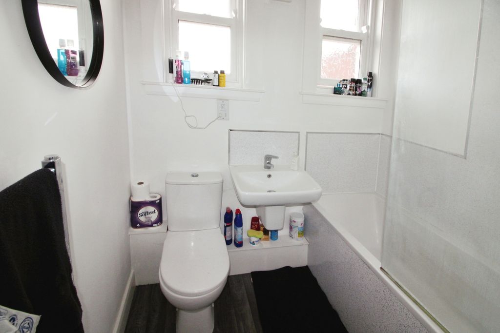 Additional image 6 of 1 bed flat for saleGrimsby Road, Cleethorpes DN35