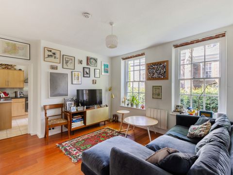 Vicarage Crescent, London SW11