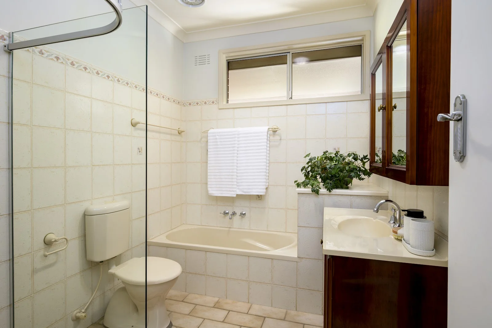 Additional image 10 of 16 Wharf Crescent, Stockton NSW 2295