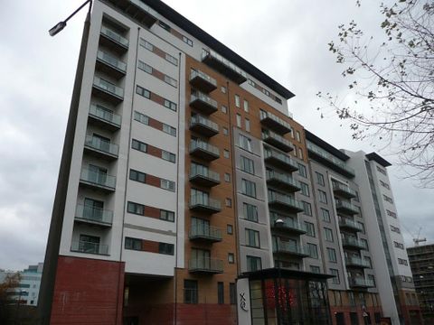Xq7, Taylorson Street South, Salford Quays M5
