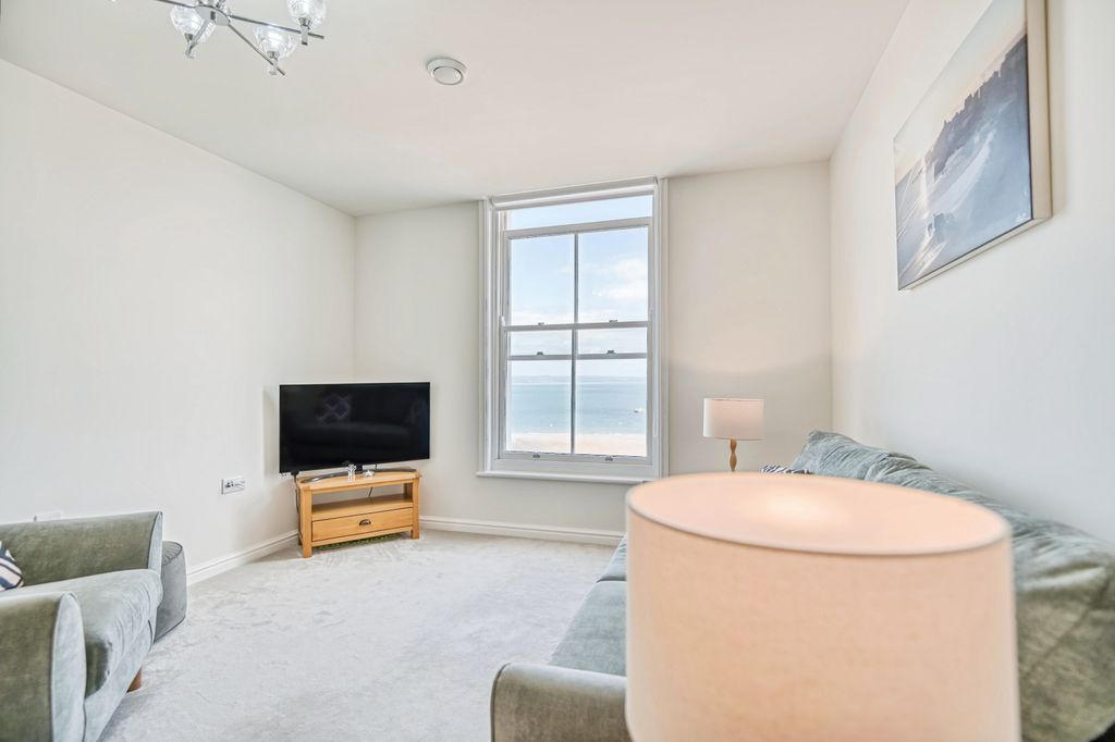Additional image 6 of 2 bed flat for saleWhite Lion Street, Tenby SA70