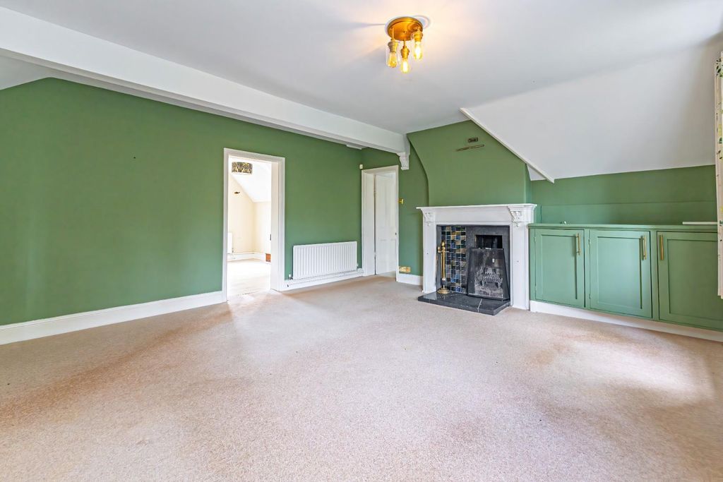 4 bed flat for saleMentmore, Leighton Buzzard LU7 photo 3