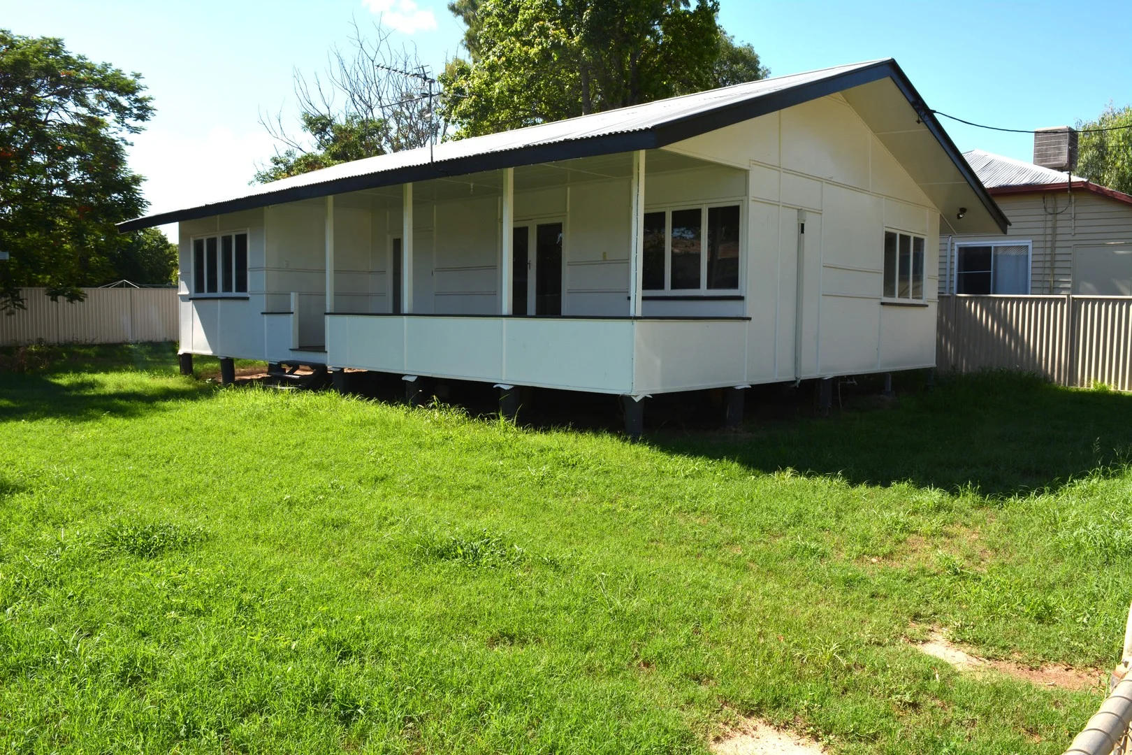 1 Spring Lane, Blackall QLD 4472