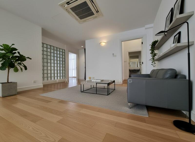 2 Leonie Hill Road photo 4