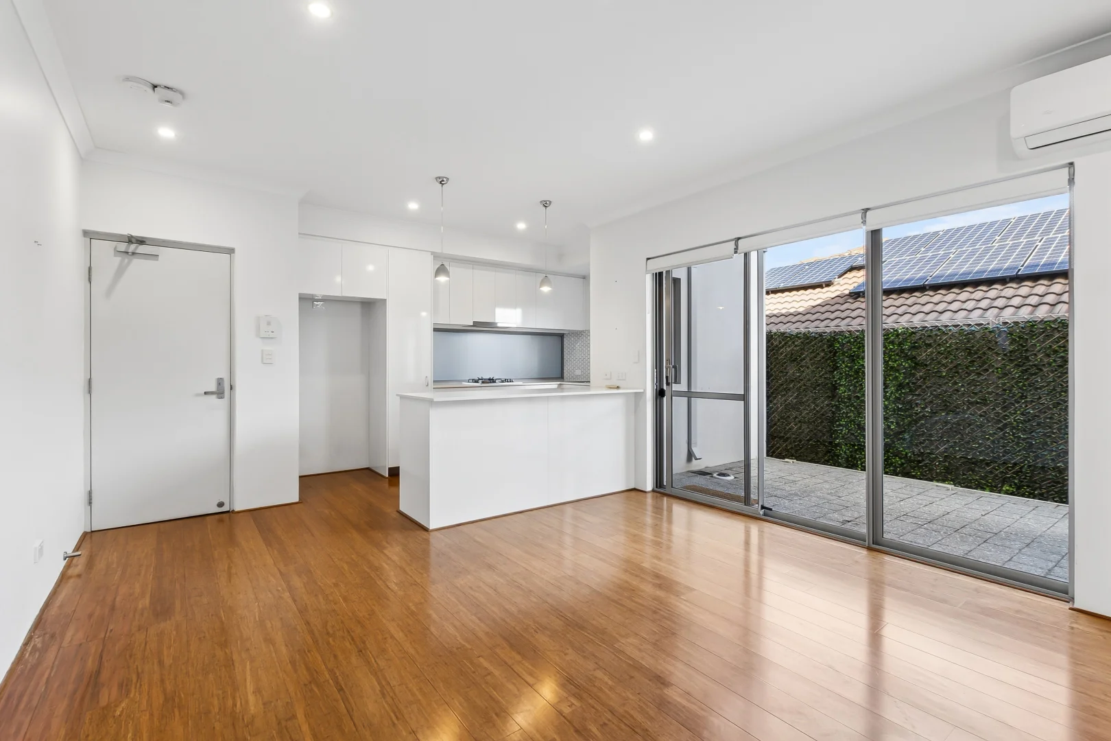 Additional image 3 of 2/151 Huntriss Road, Doubleview WA 6018
