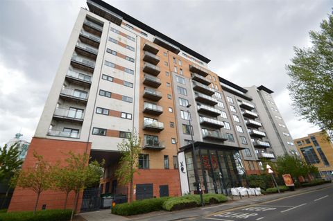Xq7, Taylorson Street South, Salford M5