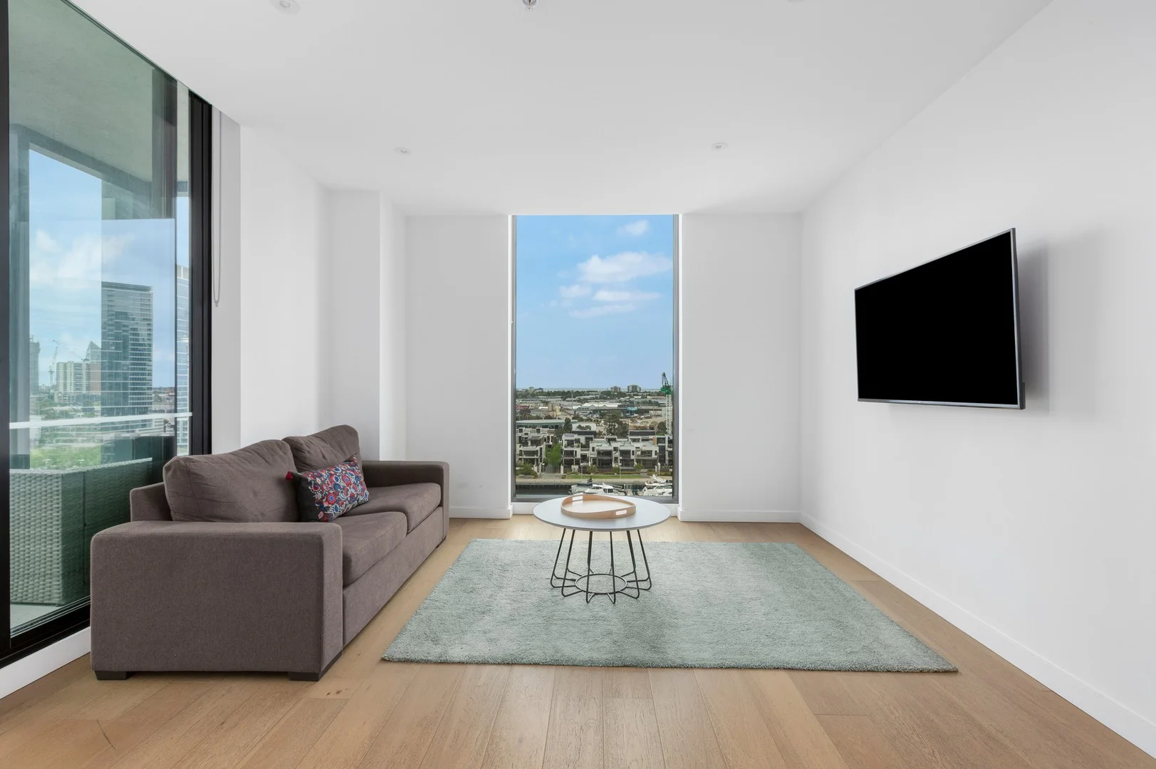 1111/915 Collins Street, Docklands VIC 3008