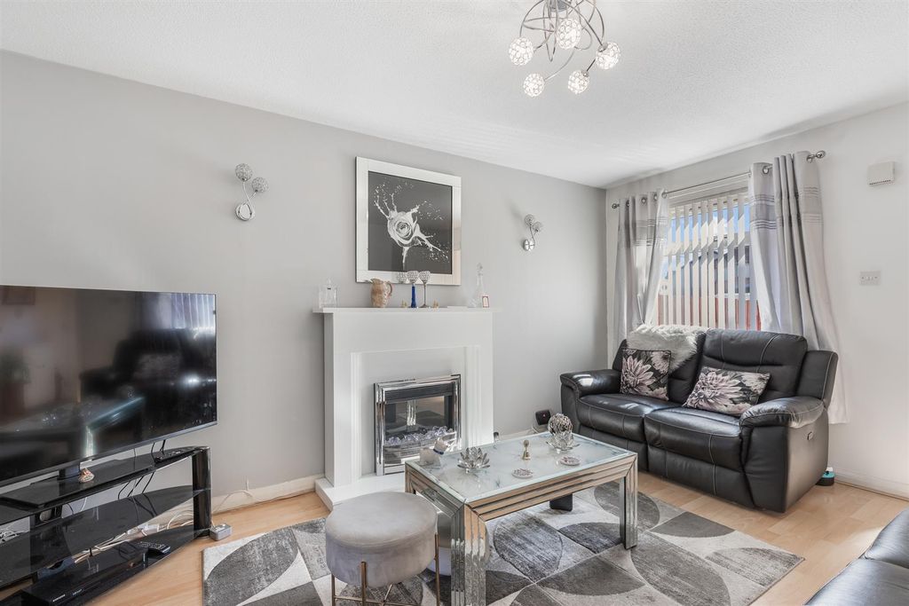 Additional image 8 of 2 bed flat for saleJane Rae Gardens, Clydebank G81