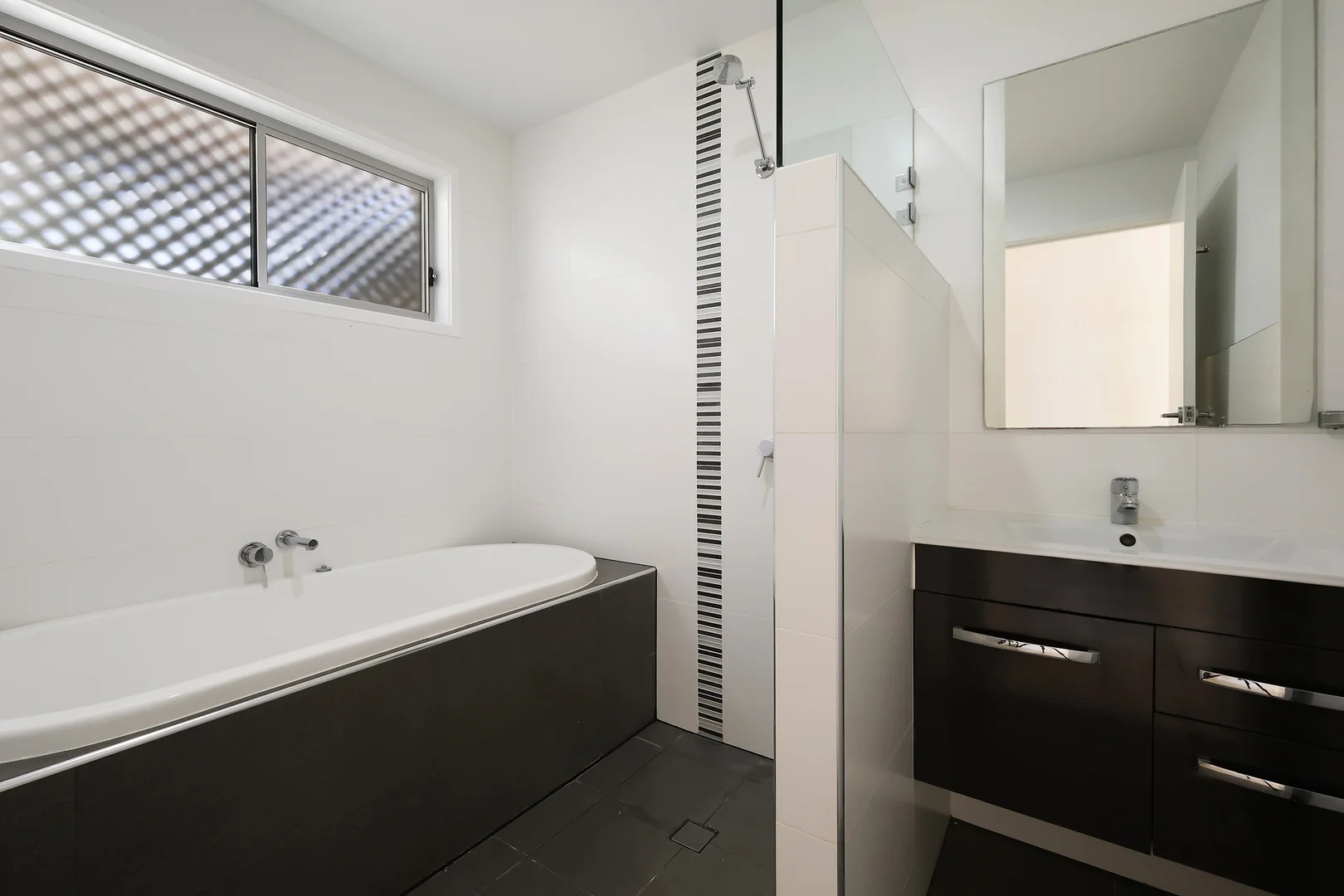Additional image 11 of 2/4 Craft Court, Miami QLD 4220