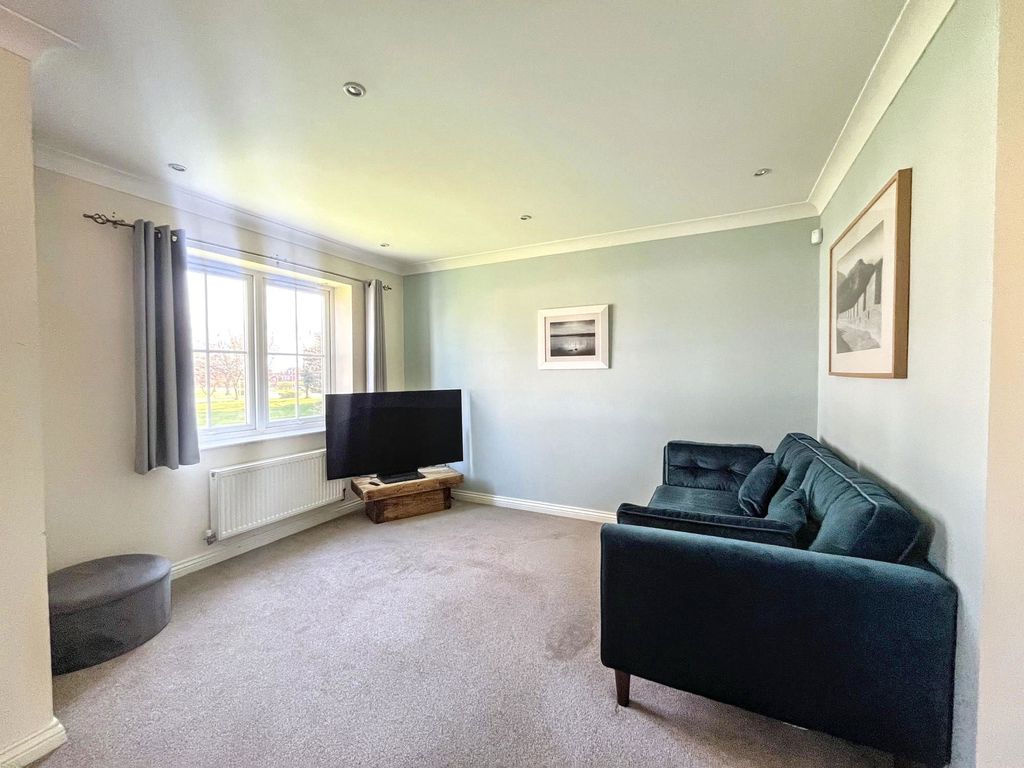 2 bed flat for saleTurner Square, Morpeth NE61 photo 4