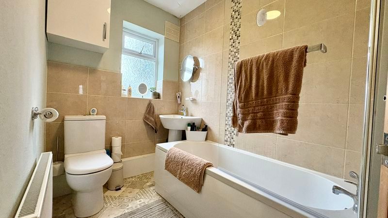 Additional image 6 of 2 bed flat for saleGrange Road, Bracebridge Heath LN4