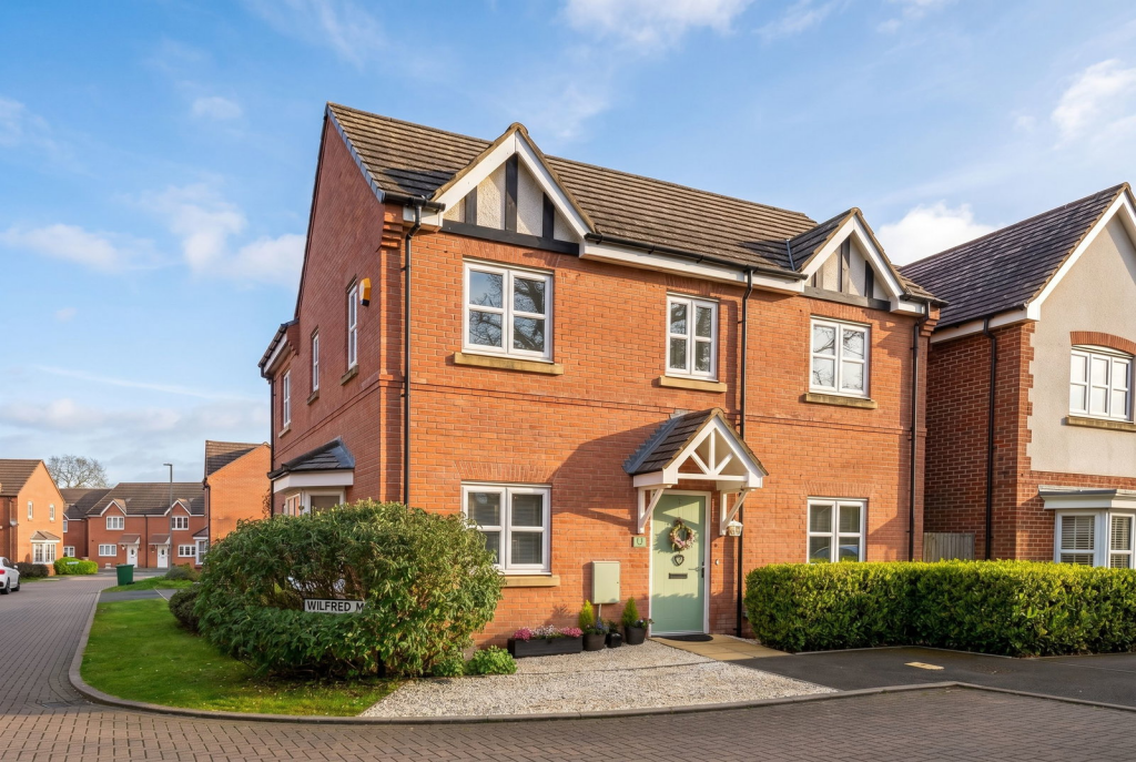 Wilfred Mews, Wythall