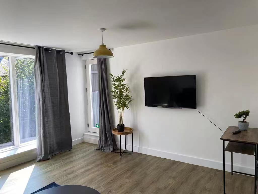 2 bed flat for saleSpringfield Road, Cambridge CB4 photo 2