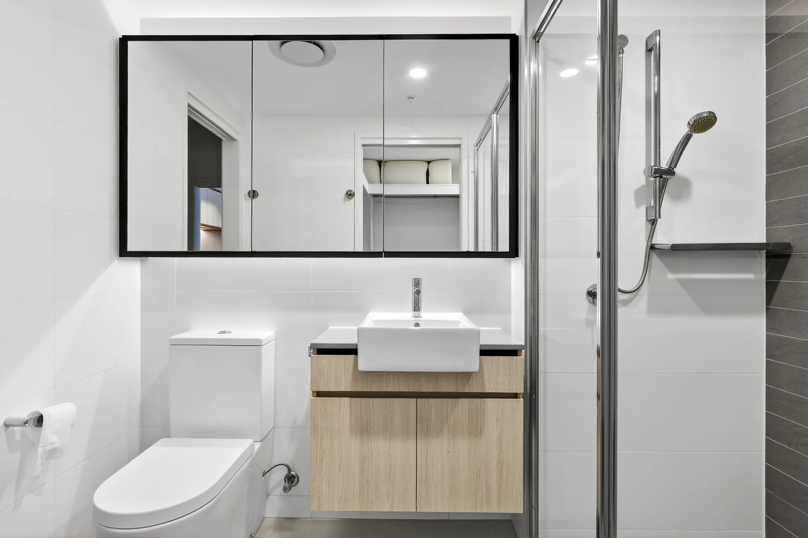 Additional image 7 of ID:21172959/70 Longland Street, Newstead QLD 4006